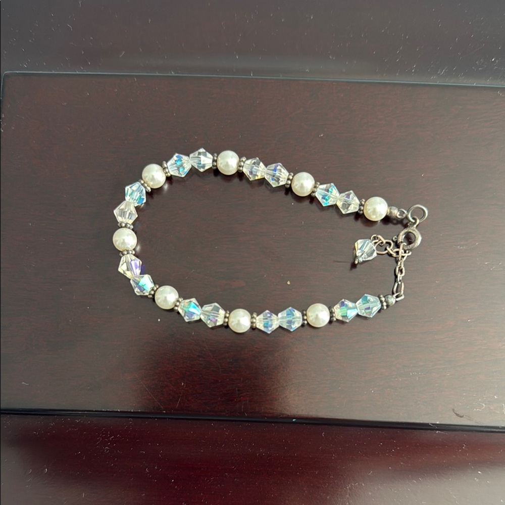 Elegant Silver and Pearl beaded Bracelet